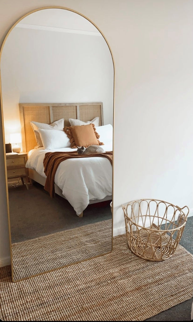 8 Stylish Bedroom Mirror Ideas You Should Consider