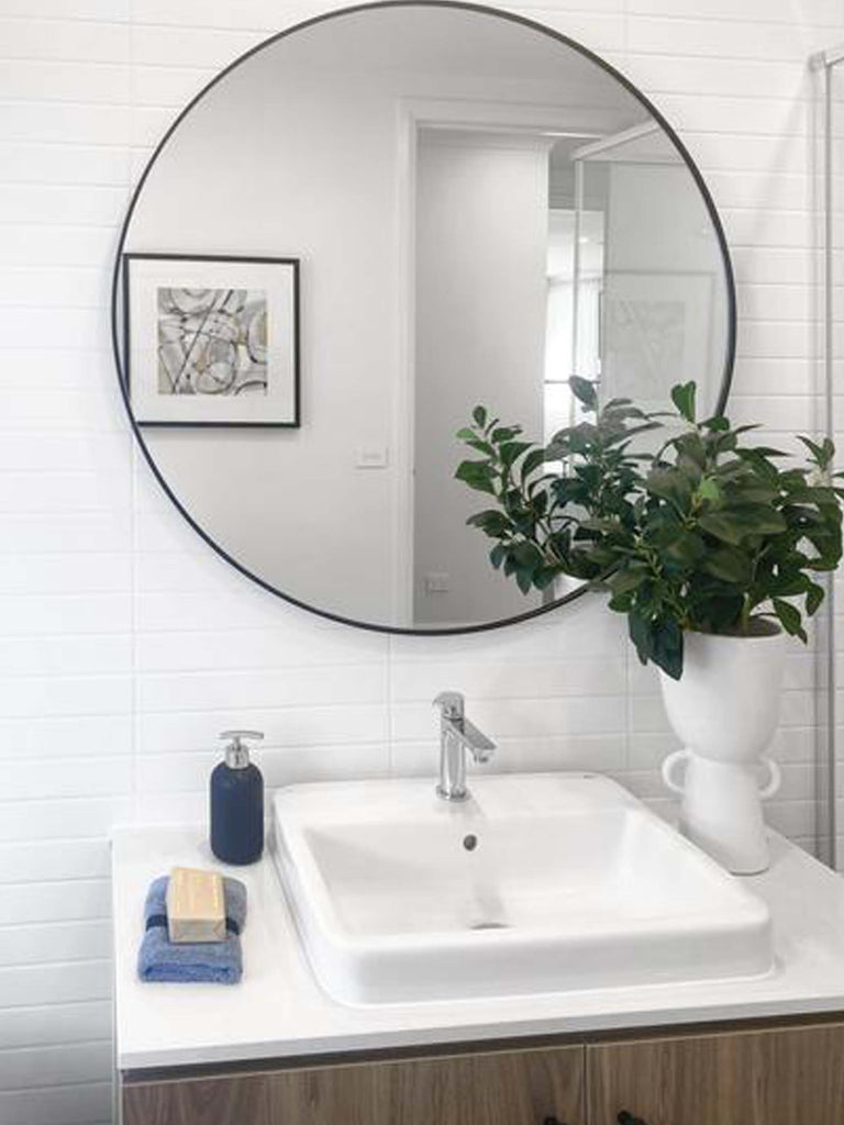 Choosing the best mirror for your bathroom