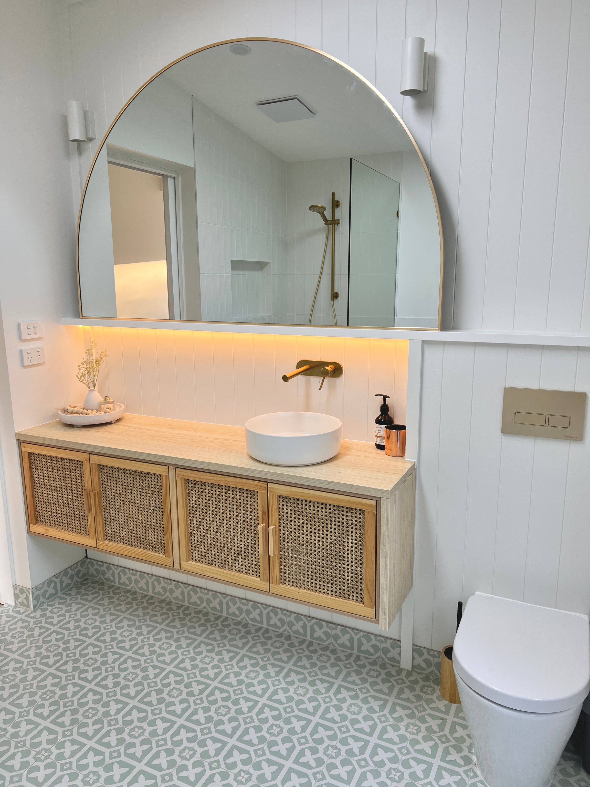 Arch Mirror - 100 x 160cm - Bathroom Range – Vanders Glass